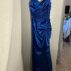Fiesta Royal Blue XS Prom Dress with ruching decal along bodice and at hip